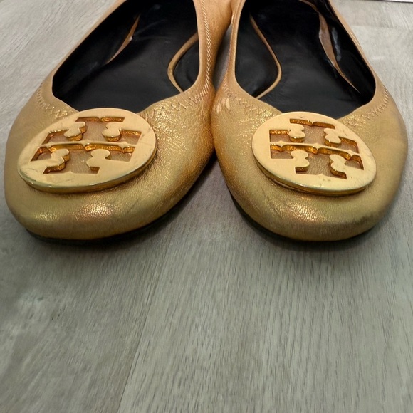TORY BURCH Size 9.5 Reva Gold Distressed Leather Ballet Flat Metallic - Picture 4 of 14